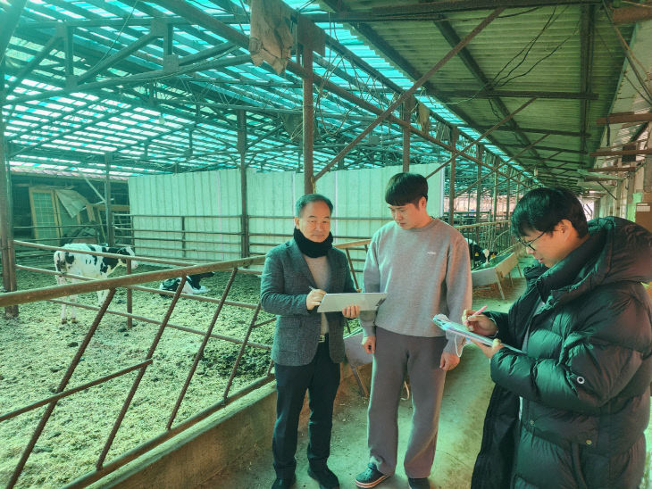 2.청년후계농 현장지원단 컨설팅 모습