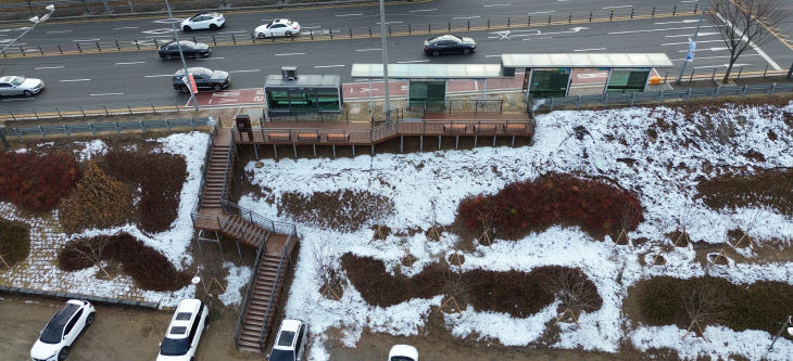 1-2. 용인특례시가 수지구 성복동에 조성한 미세먼지 차단숲