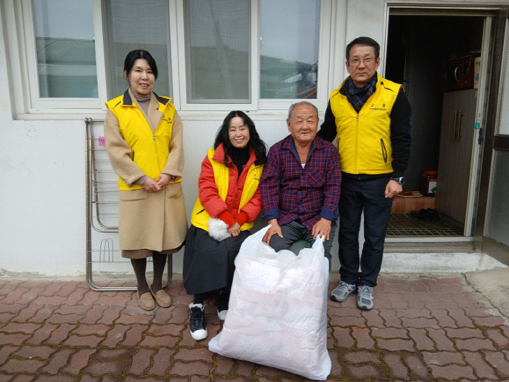 교동지역사회보장협의체, 홀몸 어르신 이불 세탁 봉사