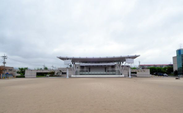 제천 종합실내체육센터 내 야외음악당