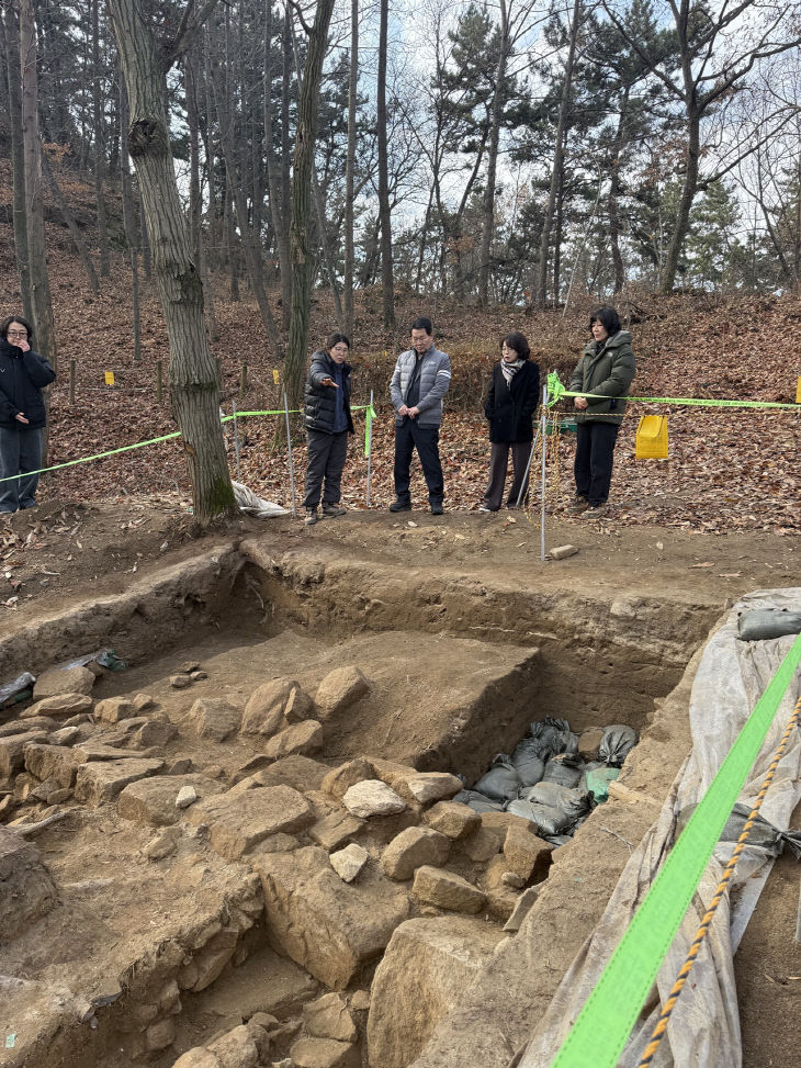 권익현 부안군수, 부안읍 고성 ‘상소산성’ 발굴 현장 점검1