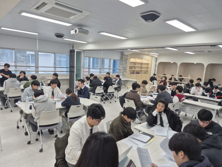 충주고, 학생 주도 사회융합 프로젝트 발표회 개최 사진 1