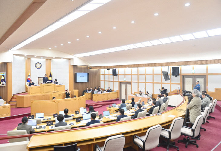 (보도사진)파주시의회 제260회 제2차 정례회 폐회