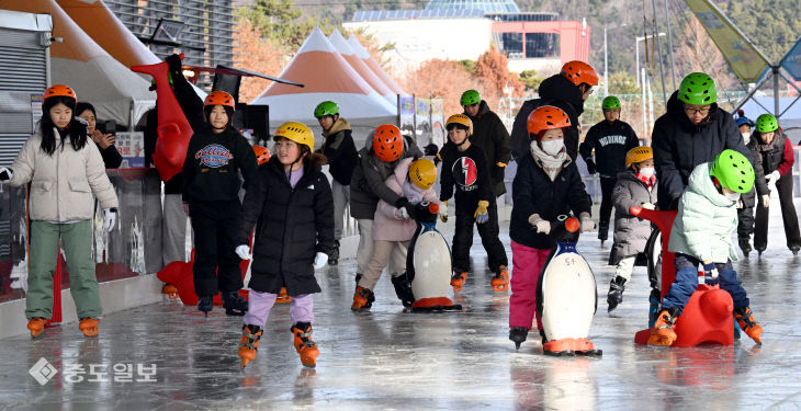 20251221-스케이트장 인파