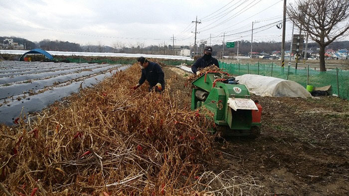 8. 파주시,“영농부산물 태우지 말고 파쇄하세요!”