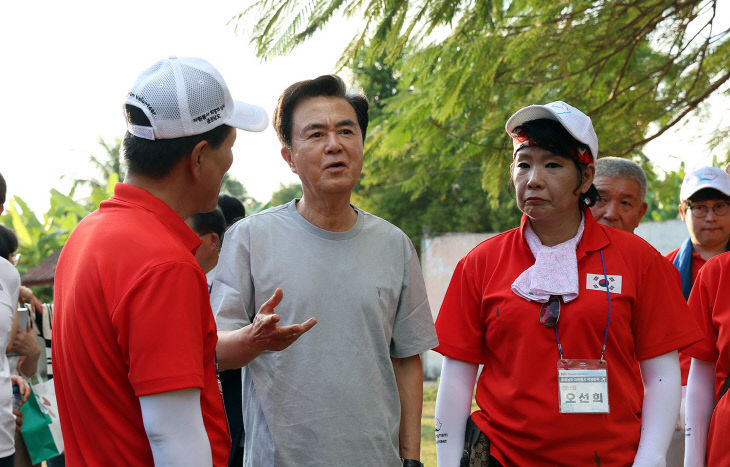 라오스 앙야이 마을 봉사단 격려 (4)