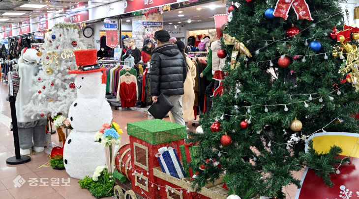 20251223-크리스마스 분위기 고조3