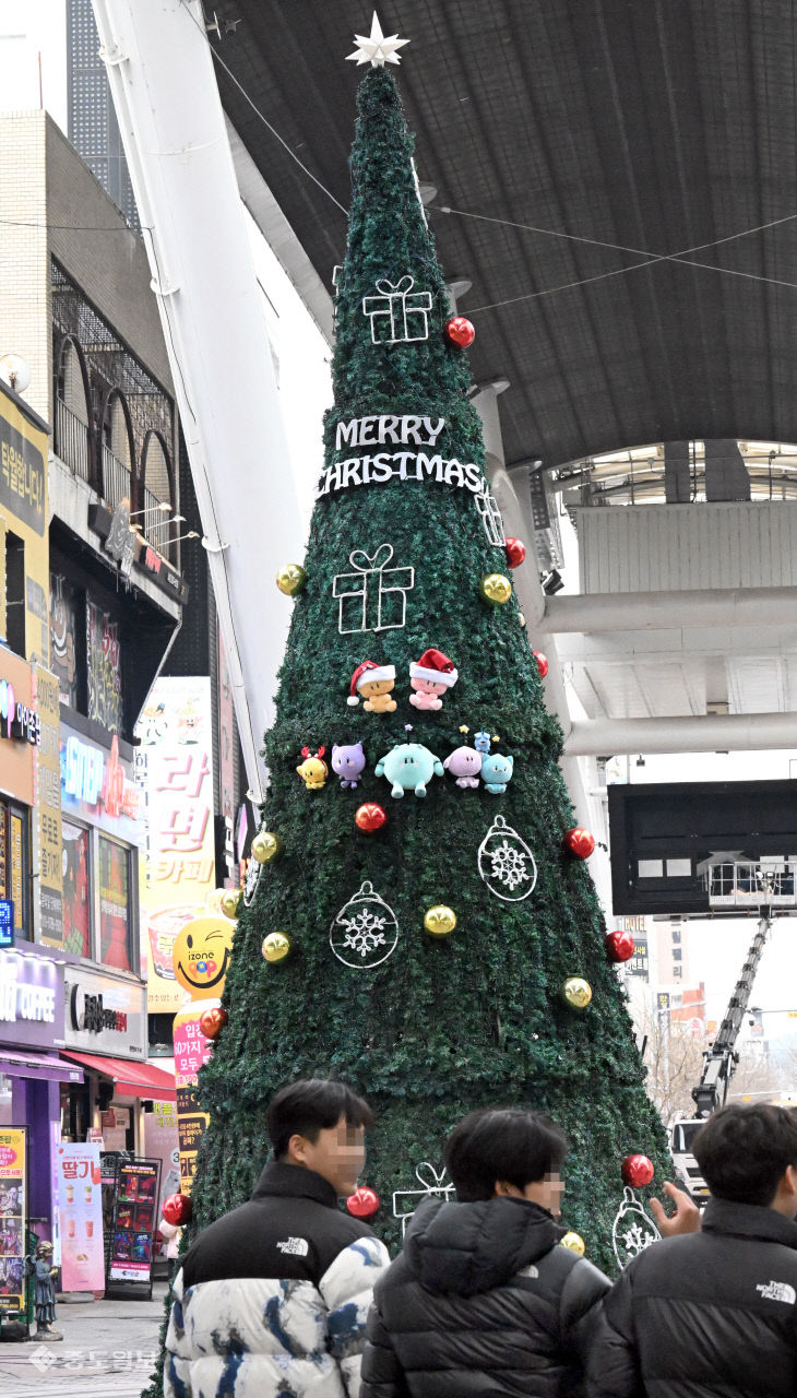 20251223-크리스마스 분위기 고조4