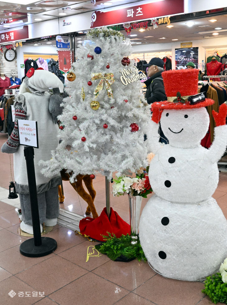 20251223-크리스마스 분위기 고조2