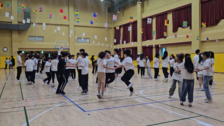 3-1둔곡 체육 한마당 초·중학생 혼합활동 모습