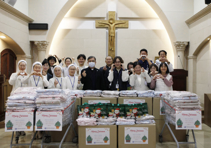 대전성모병원 입원환우, 교직원 성탄선물 나눔