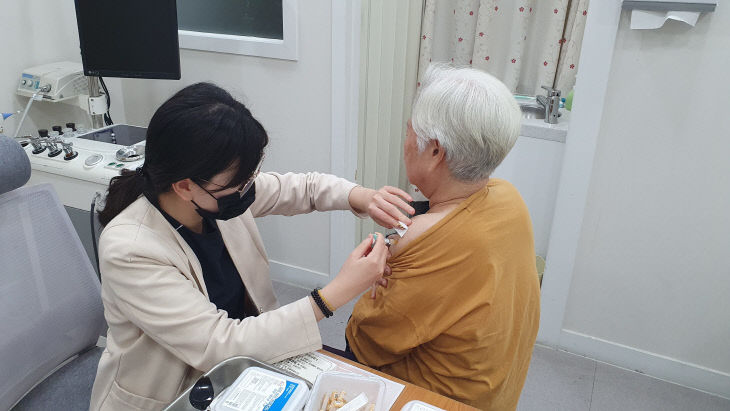 폐렴구균 무료 예방접종 모습