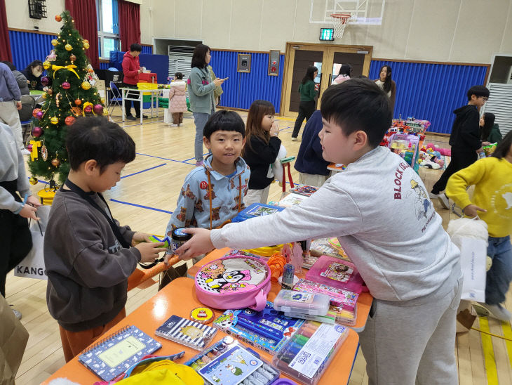 예산 용동초, 바자회 수익금 기부로 따뜻한 나눔 실천1