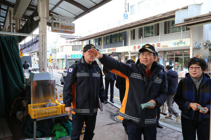 12.26.금. 성호선충남소방본부장 산성시장방문 (1)