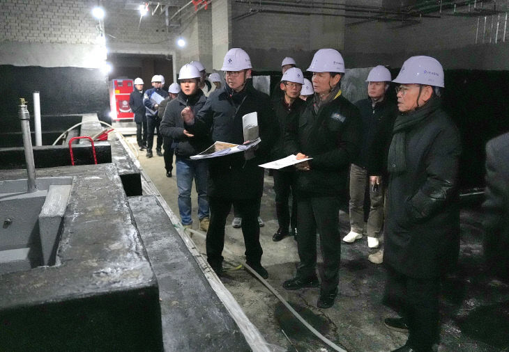 조병옥(사진 앞줄 오른쪽 두 번째) 음성군수가 금빛공감센터 건