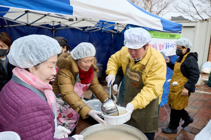 ‘아엠쉐프 온마음 담아 곰국 나누기’ 진행 (2)