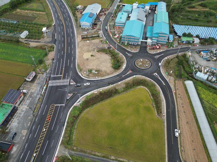 개통 구간 전경(상영교차로) - 충주시 산척면 영덕리 일원