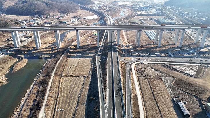 개통 구간 전경(신촌IC) - 충주시 대소원면 만정리 일원
