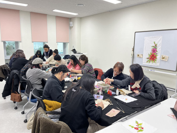 평생학습동아리 일일 강좌 '크리스마스 장식품 만들기' 프로그