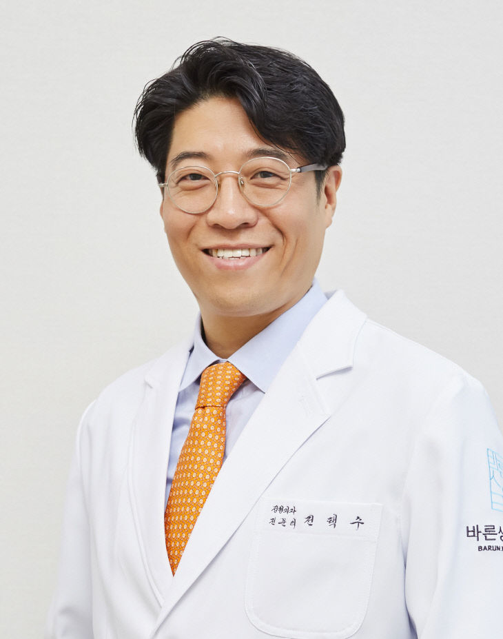 전택수_병원장_증명사진 사이즈