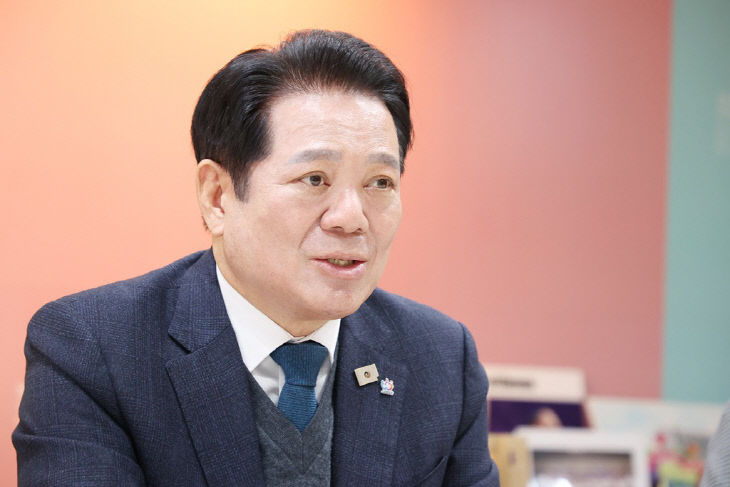 최대호 안양시장(가로)