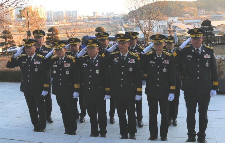 (0101) 논산소방서, 2026년 병오년 새해 충혼탑 참배로 출발