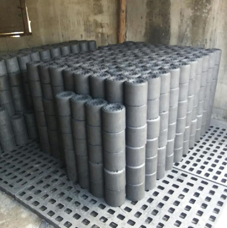 괴산의 한 취약계층 가구에 배달된 연탄