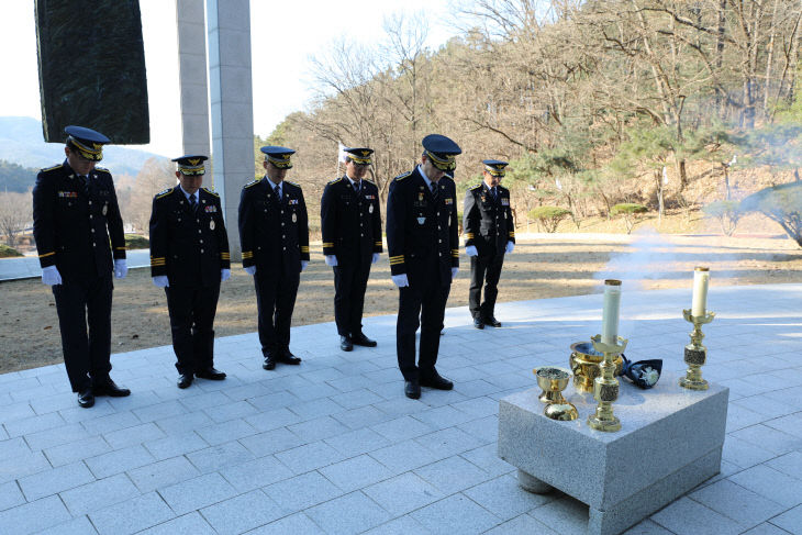 천안인의상 참배