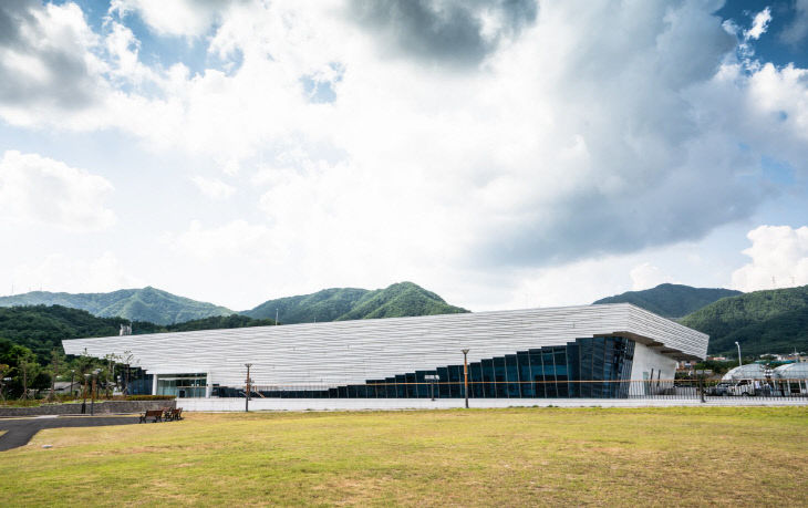 의림지 역사박물관 전경