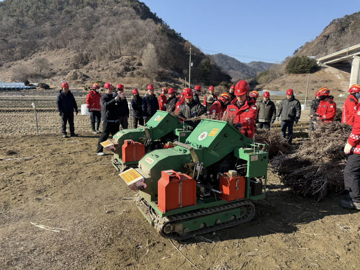 영농부산물 파쇄 사진(1)