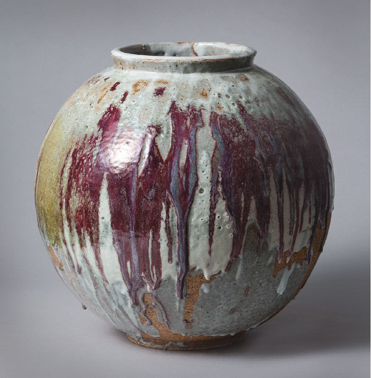 2. 이종수, 겨울열매, 점토질, 2001, 50x49cm