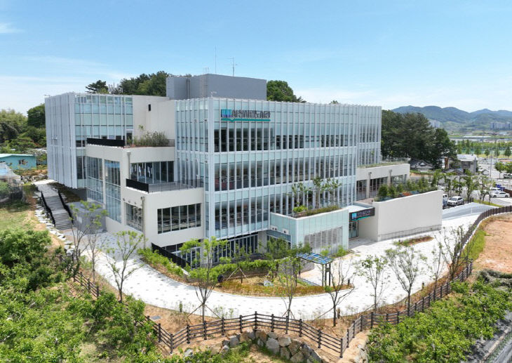 사천시립도서관 전경