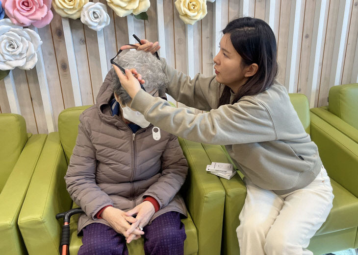 청주시 상당보건소, ‘치매 실종 예방’ 스마트기기 지원.