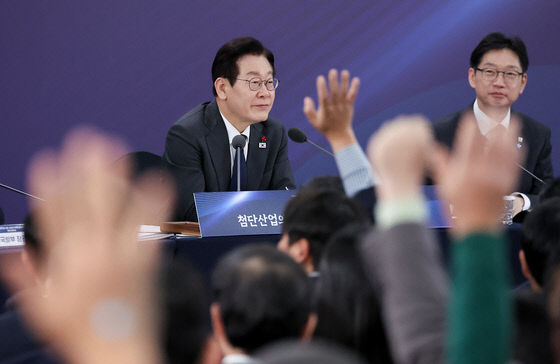 발언권 요청받는 이재명 대통령<YONHAP NO-5255>