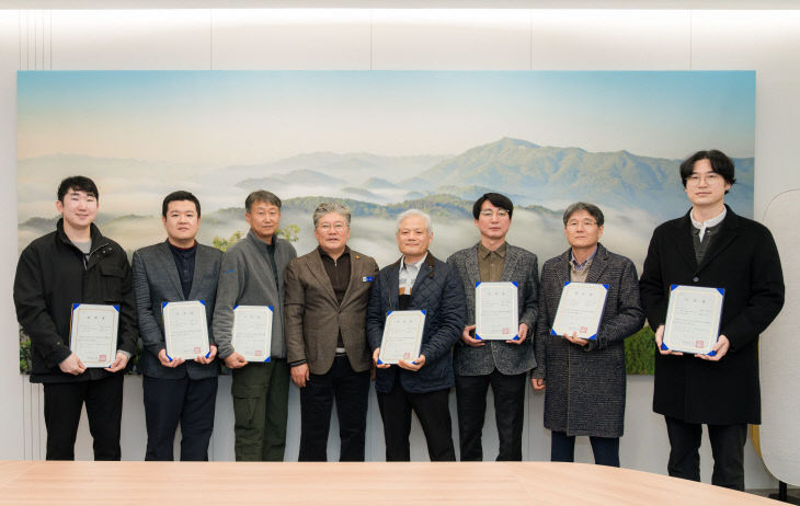 5.사진(영광군, 2026년 공수의 위촉장 수여)