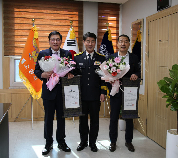 (좌)이재운 (우)김한중