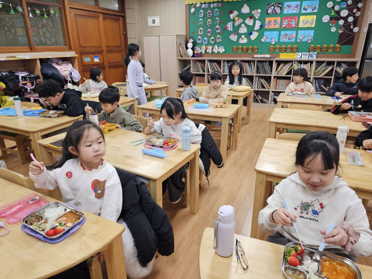 공주신월초등학교 늘봄학교 사진(2)