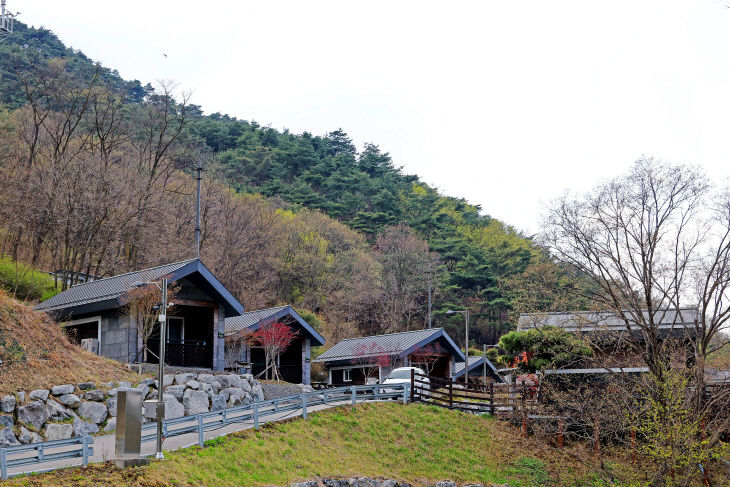 성불산휴양단지 숲속의 집 전경