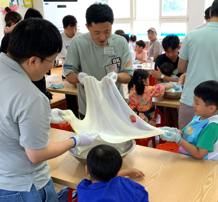 아빠 육아 참여 확대로 저출생 대응 실험 성과