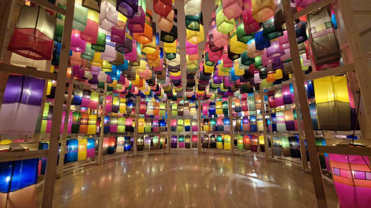 ‘진주실크등(燈)’, 북미(北美) 순회전시 ‘각광’ (2)