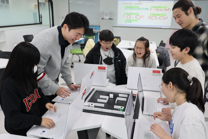 1. 추위도 녹이는 인공지능교육 꿈나무들의 열정! (1)