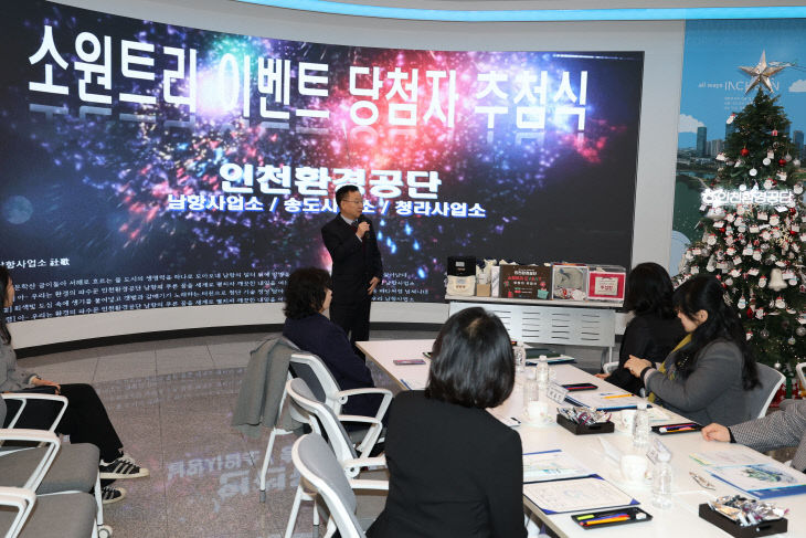 보도3.김성훈을 하고 있다.  (2)