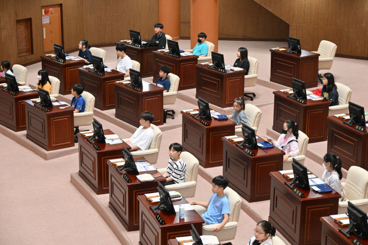 2025여름방학 청소년 견학프로그램 진주시의회 반갑데이 (1)