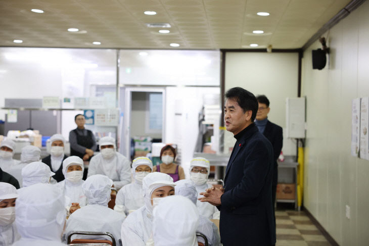 1.19.최재형 보은군수, 화재 피해 기업 현장 방문… “조