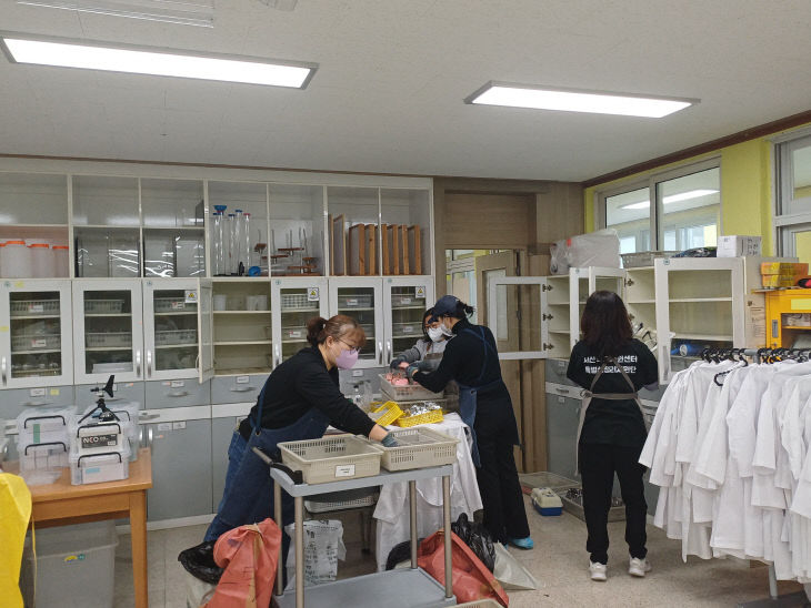 언암초 과학실 정리지원 1