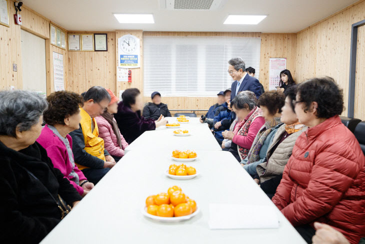 김동연 경기지사, 한파 취약계층 보호 ‘한파쉼터’ 방문
