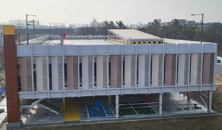 정왕동 큰솔공원 공영주차장 외부