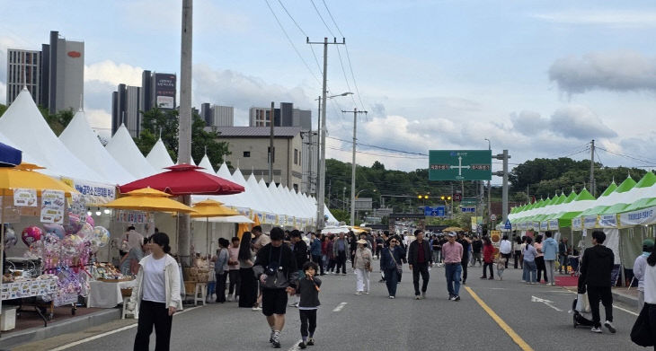 사진3) 지용제 행사 사진2