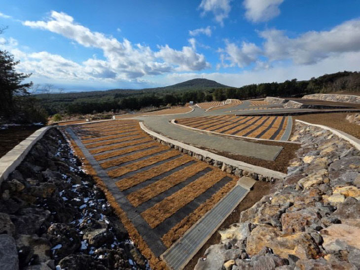 eeb6992f-f1bf-46ca-a130-935d4e4f869a