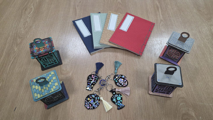 분청사기 자개 키링 만들기 등 체험 작품